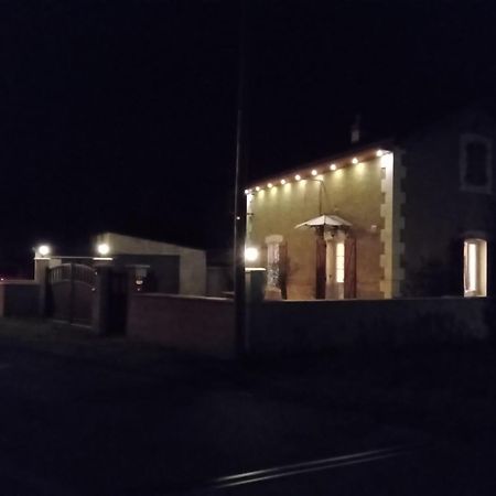 Le Petit Pays Apartamento Montgivray Exterior foto