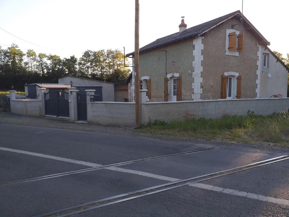 Le Petit Pays Apartamento Montgivray Exterior foto