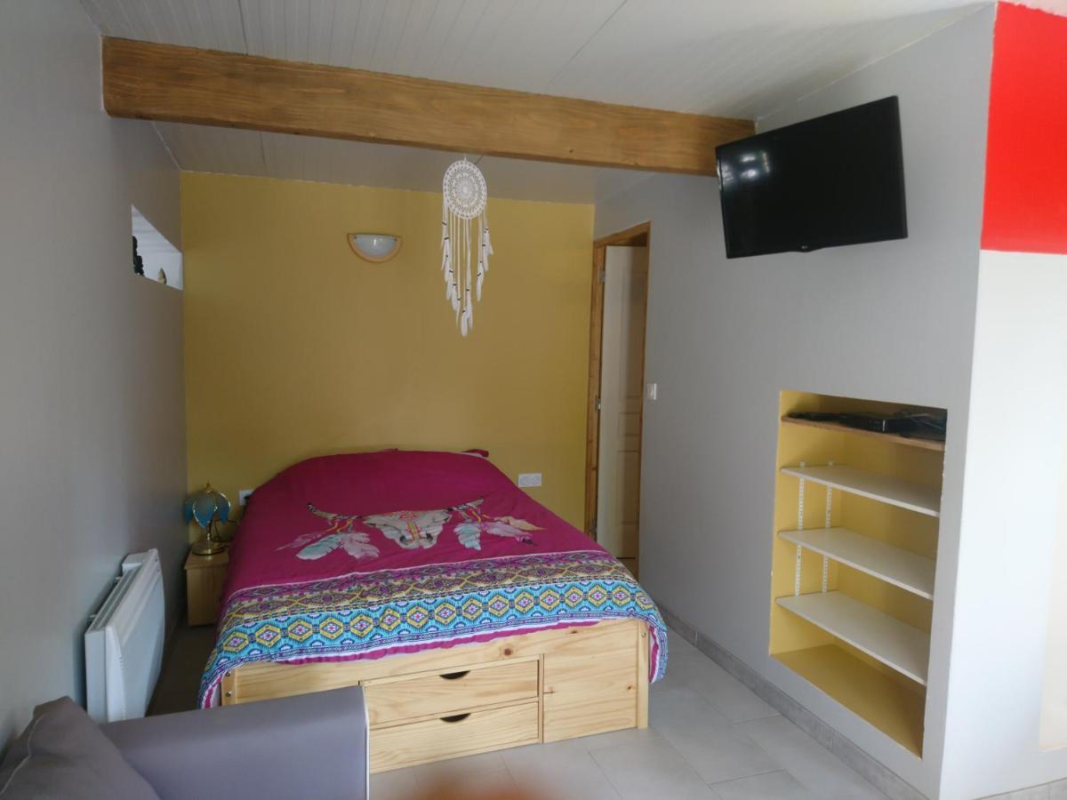 Le Petit Pays Apartamento Montgivray Exterior foto